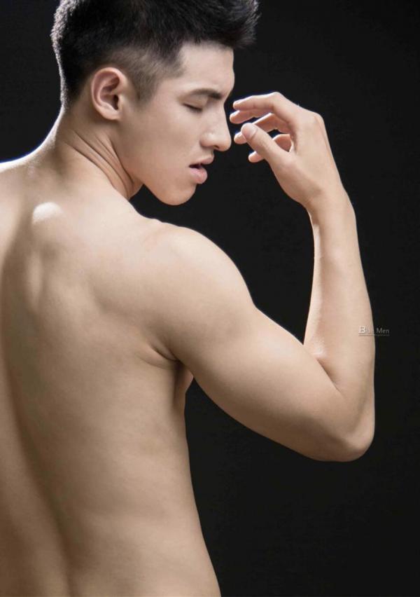 VIRILE-No.02-ebook--bts-video